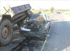 Kaza yapan Mercedes'i öyle bir hale getirdi ki... İşte yeni hali